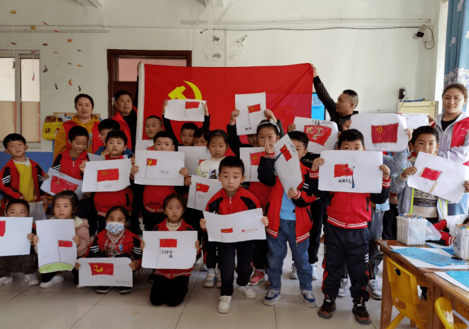 威纶触摸屏，新能源公司创新驱动，引领行业智能化升级之路，新能源行业智能化升级，威纶触摸屏驱动创新引领潮流