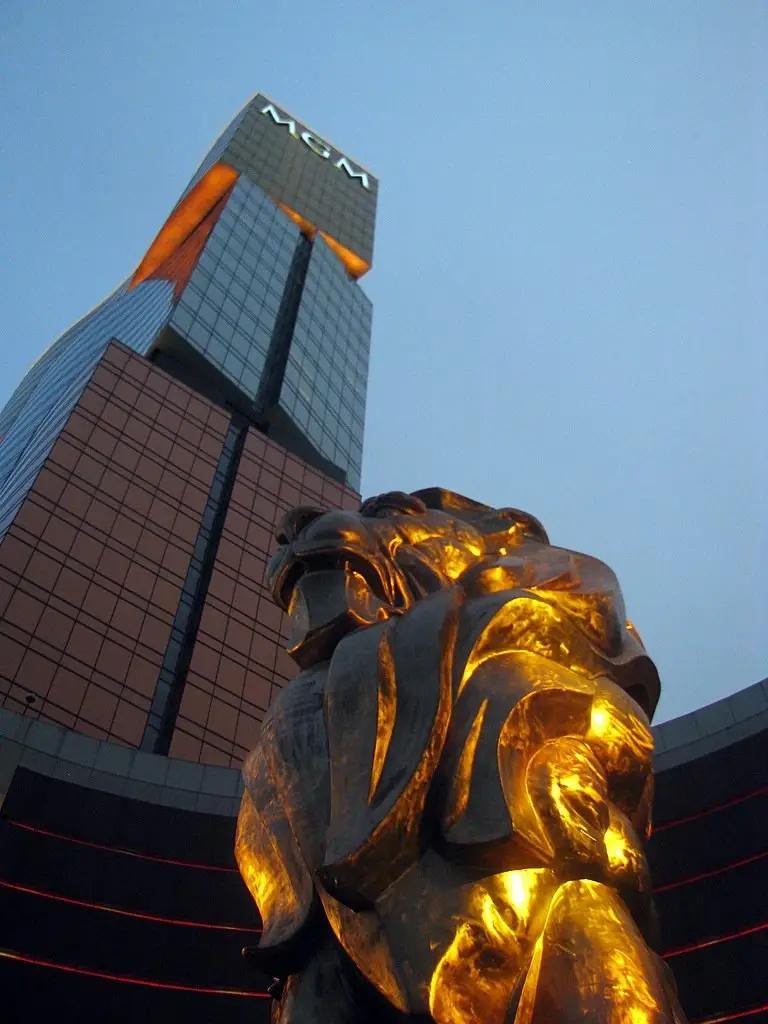 澳门最精准正最精准龙门客栈免费，澳门最精准正龙门客栈揭秘，犯罪行为的警示与防范