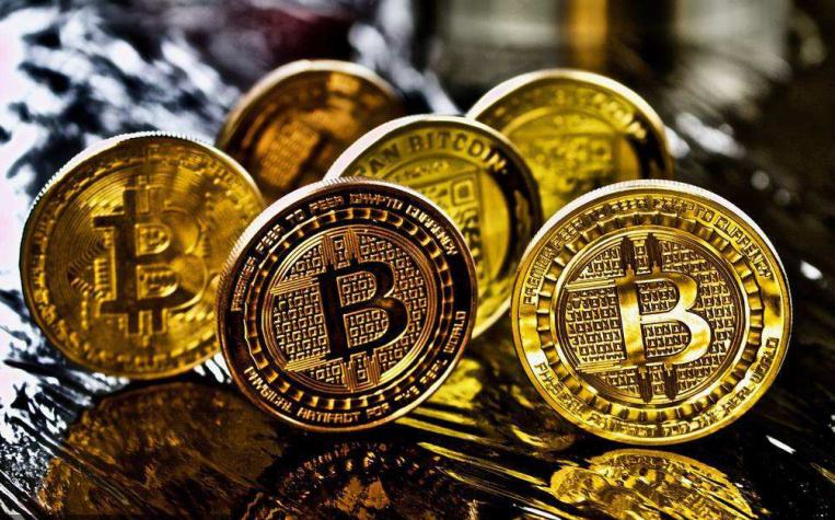 采访比特币的男子，揭秘比特币世界：一位资深爱好者的独特视角与深度解读